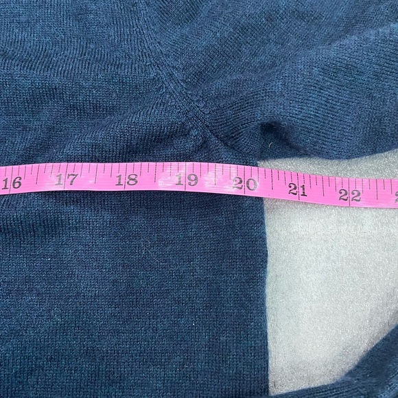 [L]Calvin Klein Deep Blue Extra Fine Merino V-Neck Men Sweater-EUC - Picture 4 of 7